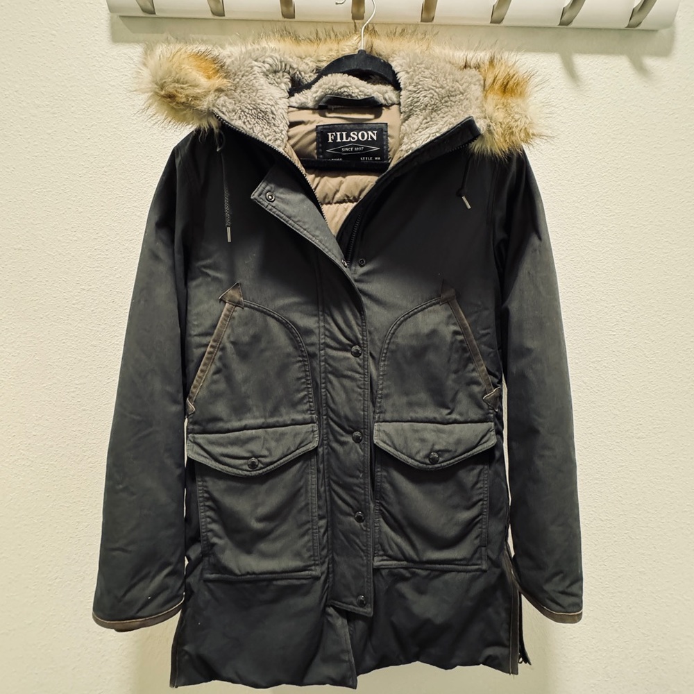 Filson Alaska Parka / Size Small / Black